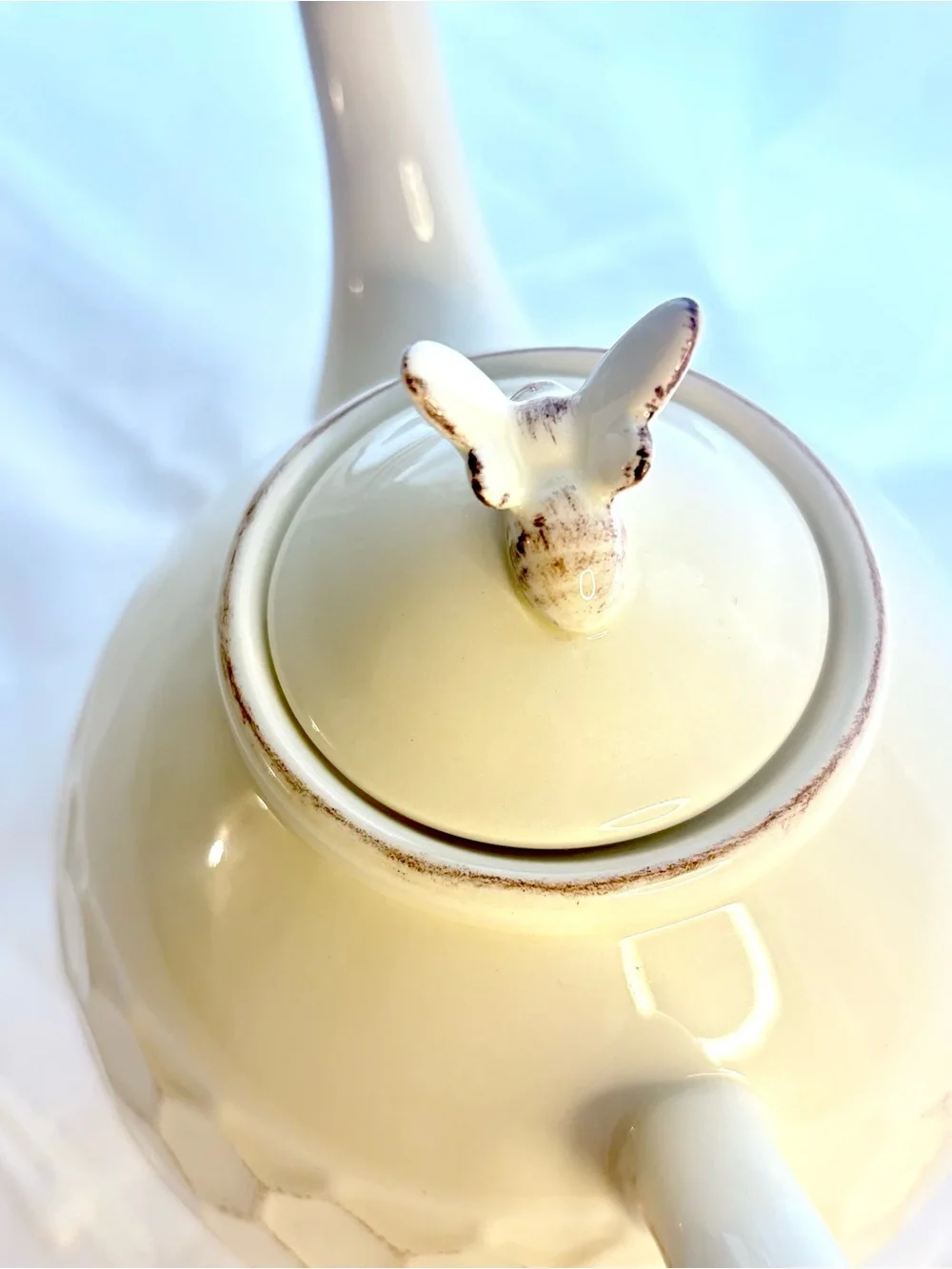 Demdaco Silvestri Hand Painted Teapot Honey Bee Bumblebee Rustic Honeycomb w Lid